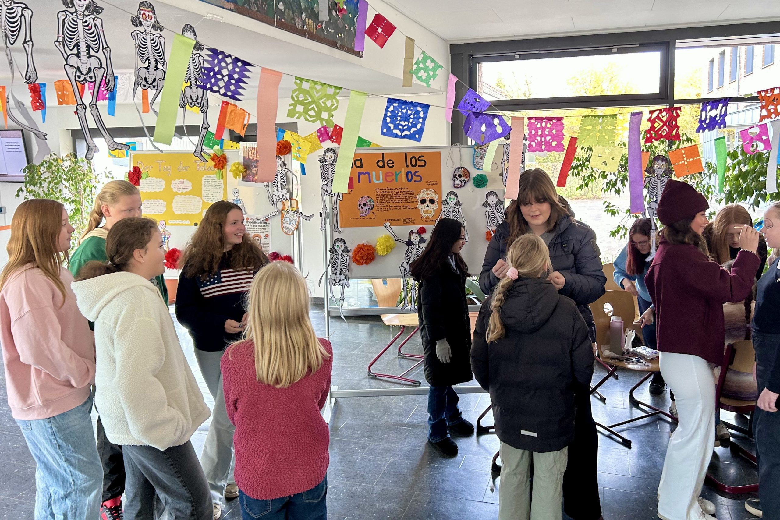 Día de los Muertos – Ein farbenfrohes Fest der Erinnerung an unserer Schule